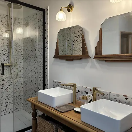 Pour 5, Nature Et Verdure, Animaux Bienvenus - Fr-1-489-574 Chavroches