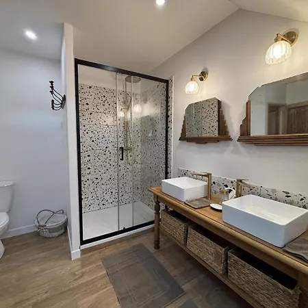 Pour 5, Nature Et Verdure, Animaux Bienvenus - Fr-1-489-574 Chavroches