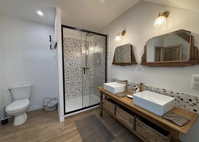 Pour 5, Nature Et Verdure, Animaux Bienvenus - Fr-1-489-574 Chavroches